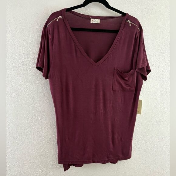 Glitz Short Sleeve V Neck zipper on shoulder purple T Shirt Size 3X - Picture 1 of 8
